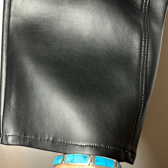 Good American Better Than Faux Leather Icon Jeans - Picture 17 of 17